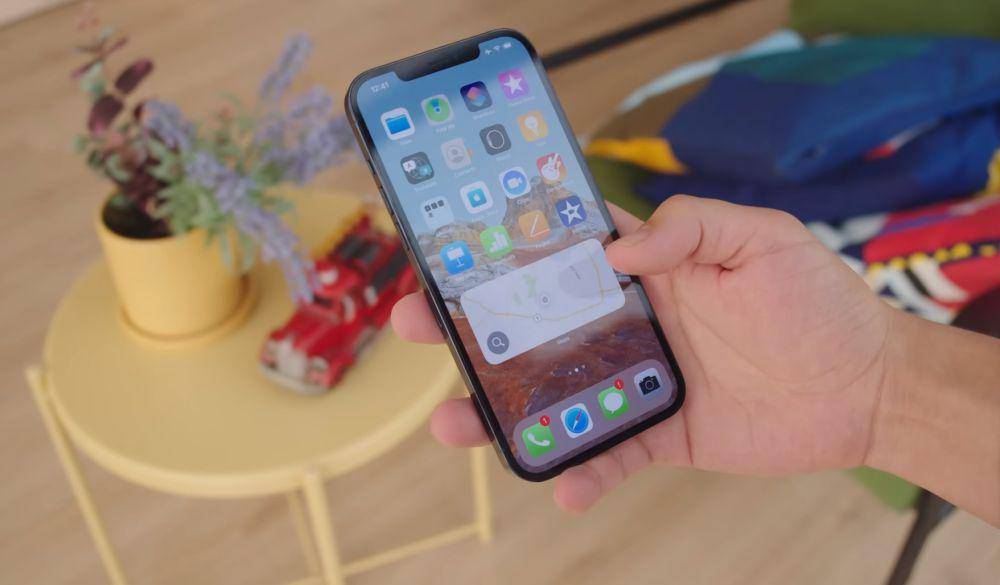 potret iPhone 12 Pro Max (dok. youtube.com/GSMArena Official)