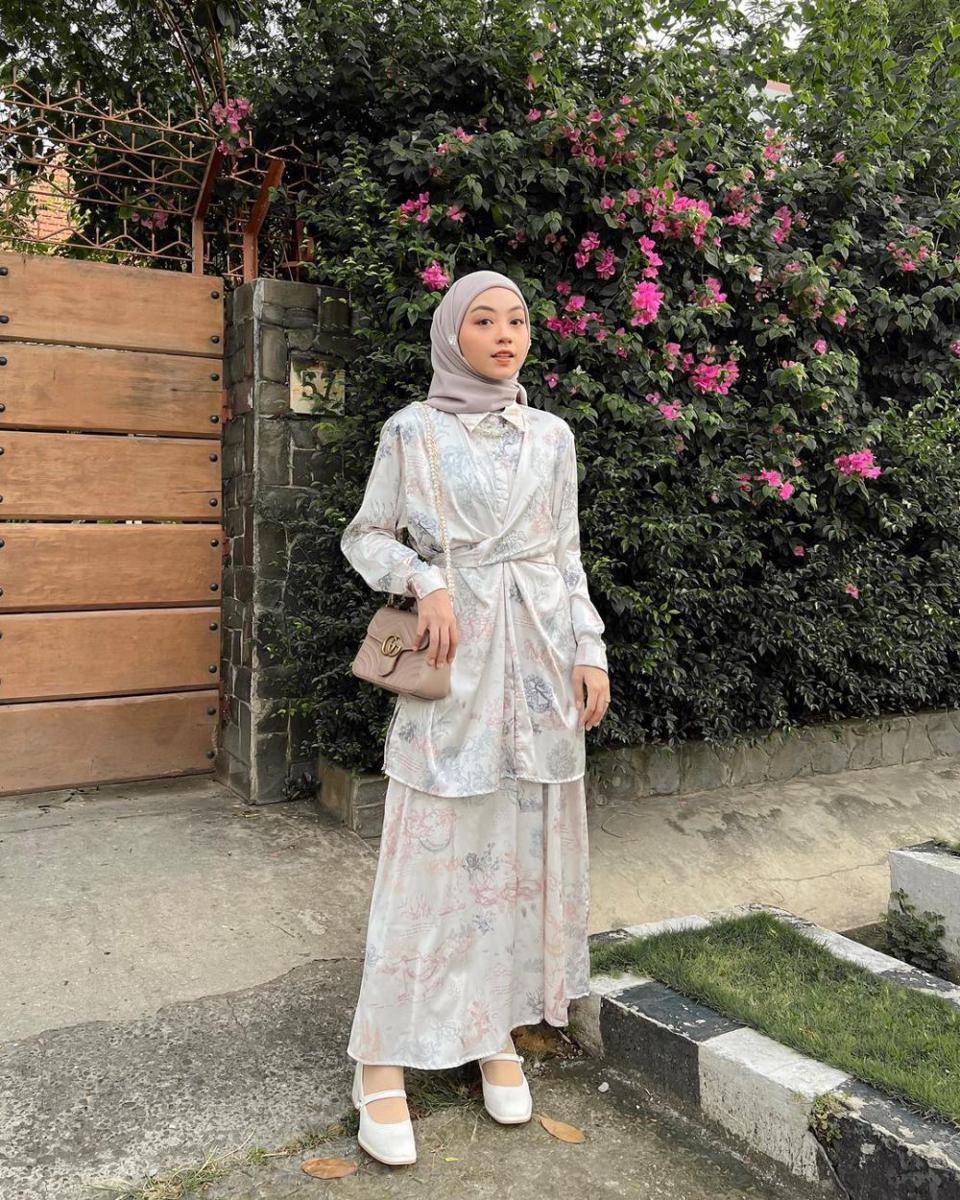 outfit kondangan one set ala Meirani Amalia (instagram.com/meiraniap)
