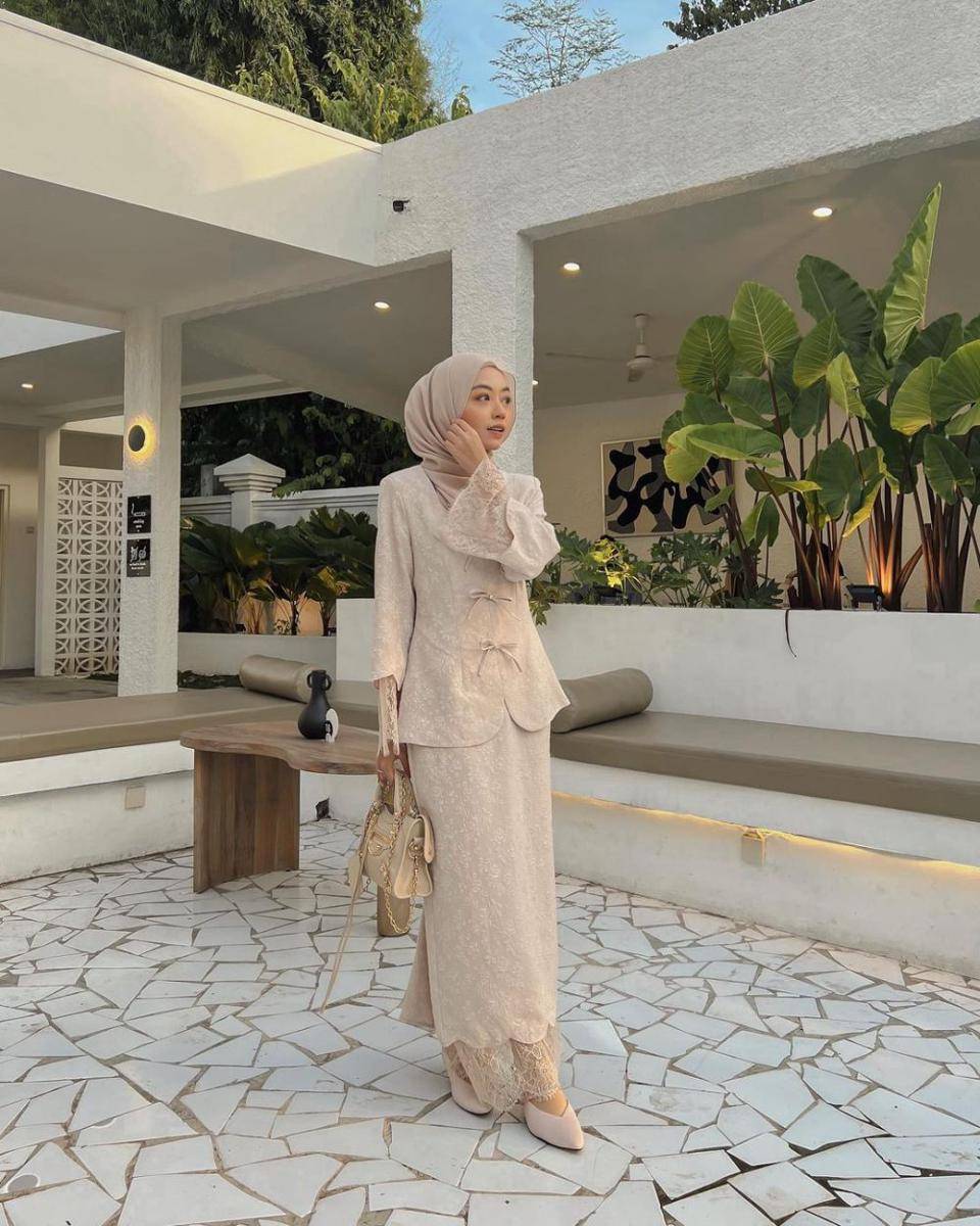 outfit kondangan one set ala Meirani Amalia (instagram.com/meiraniap)