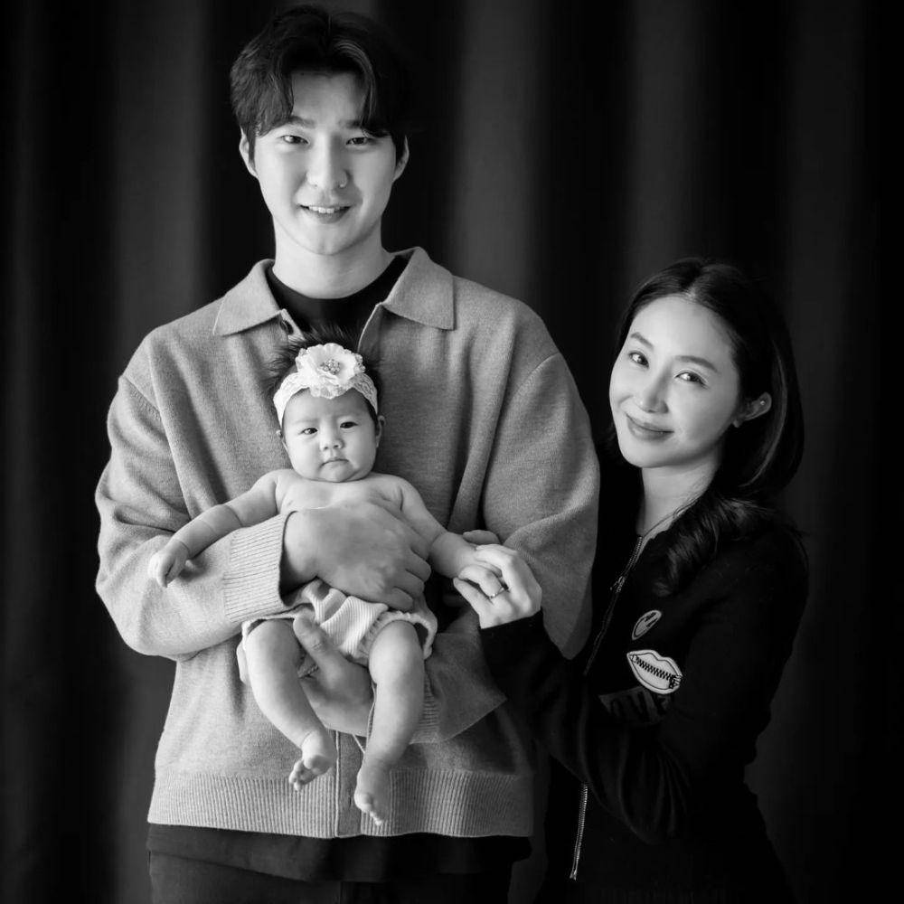 potret Sunday The Grace dan suami momong anak (instagram.com/sunday040728)