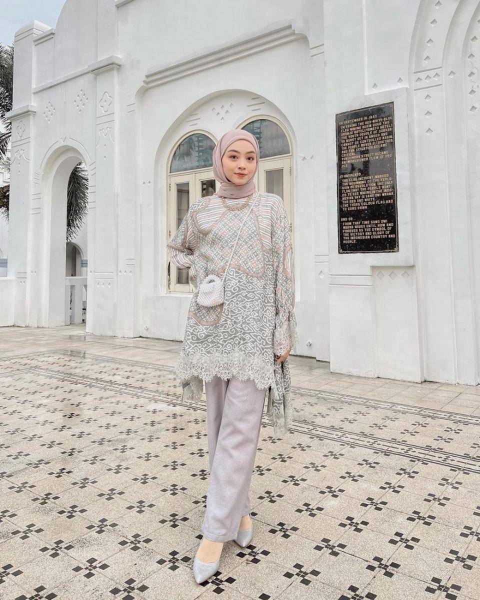 outfit kondangan one set ala Meirani Amalia (instagram.com/meiraniap)
