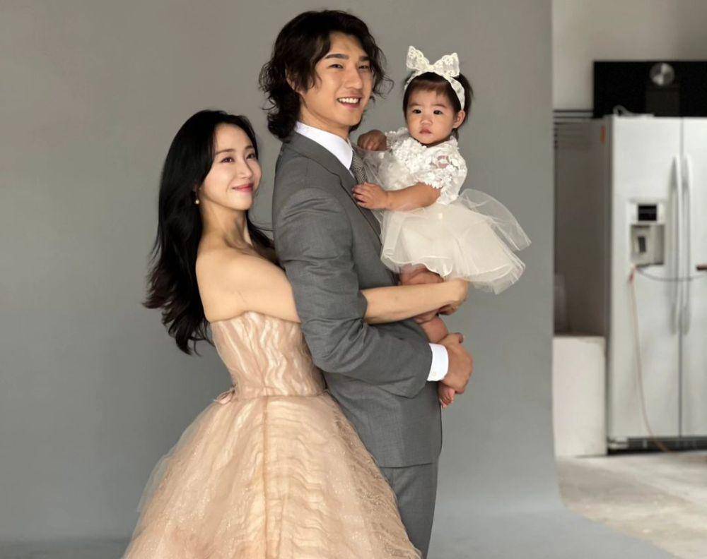 potret Sunday The Grace dan suami momong anak (instagram.com/sunday040728)