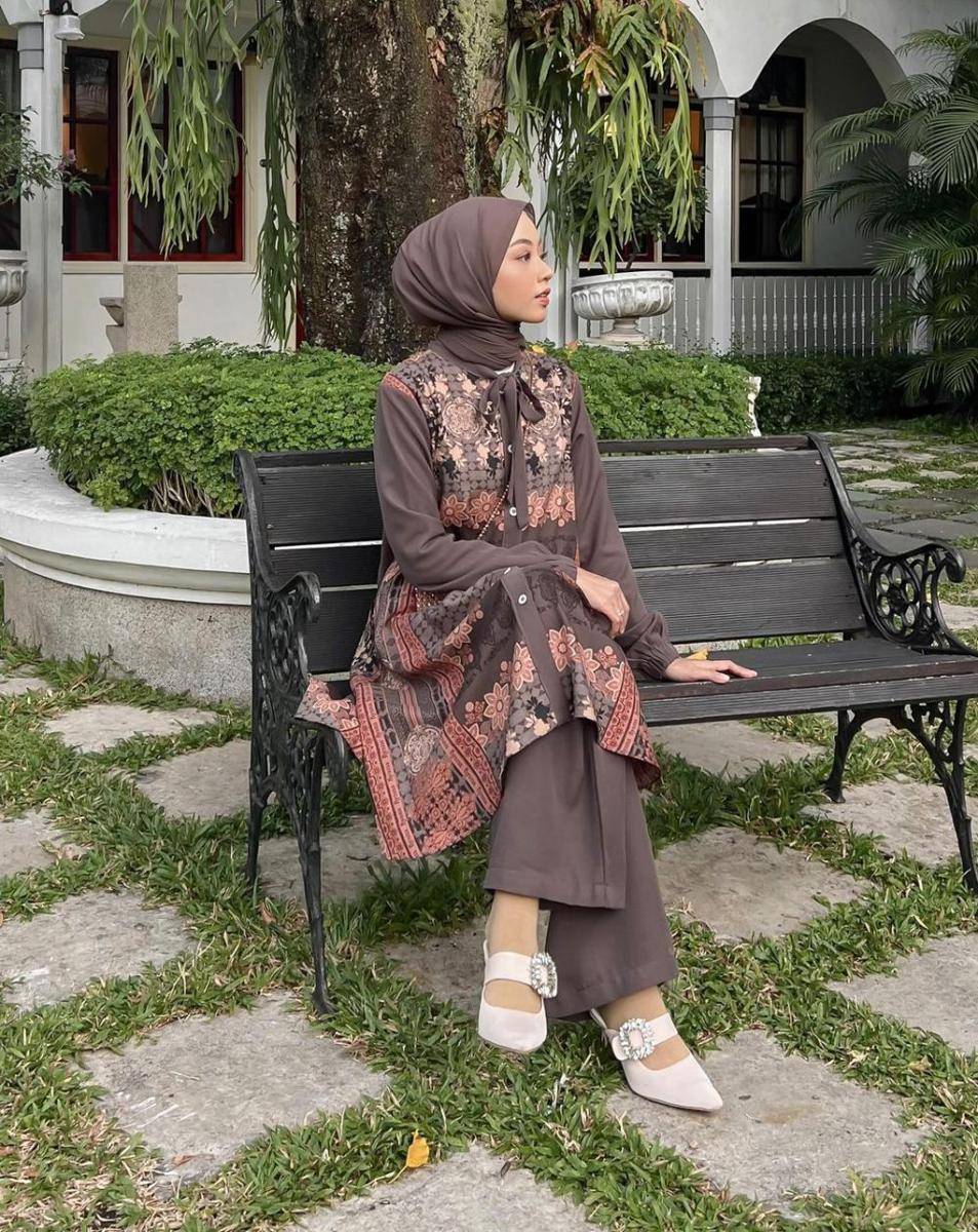 outfit kondangan one set ala Meirani Amalia (instagram.com/meiraniap)