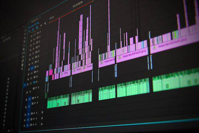 ilustrasi software pengeditan video (pexels.com/@pixabay)