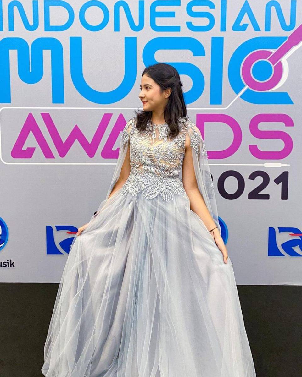 Bulan Sutena (instagram.com/bulansutena)