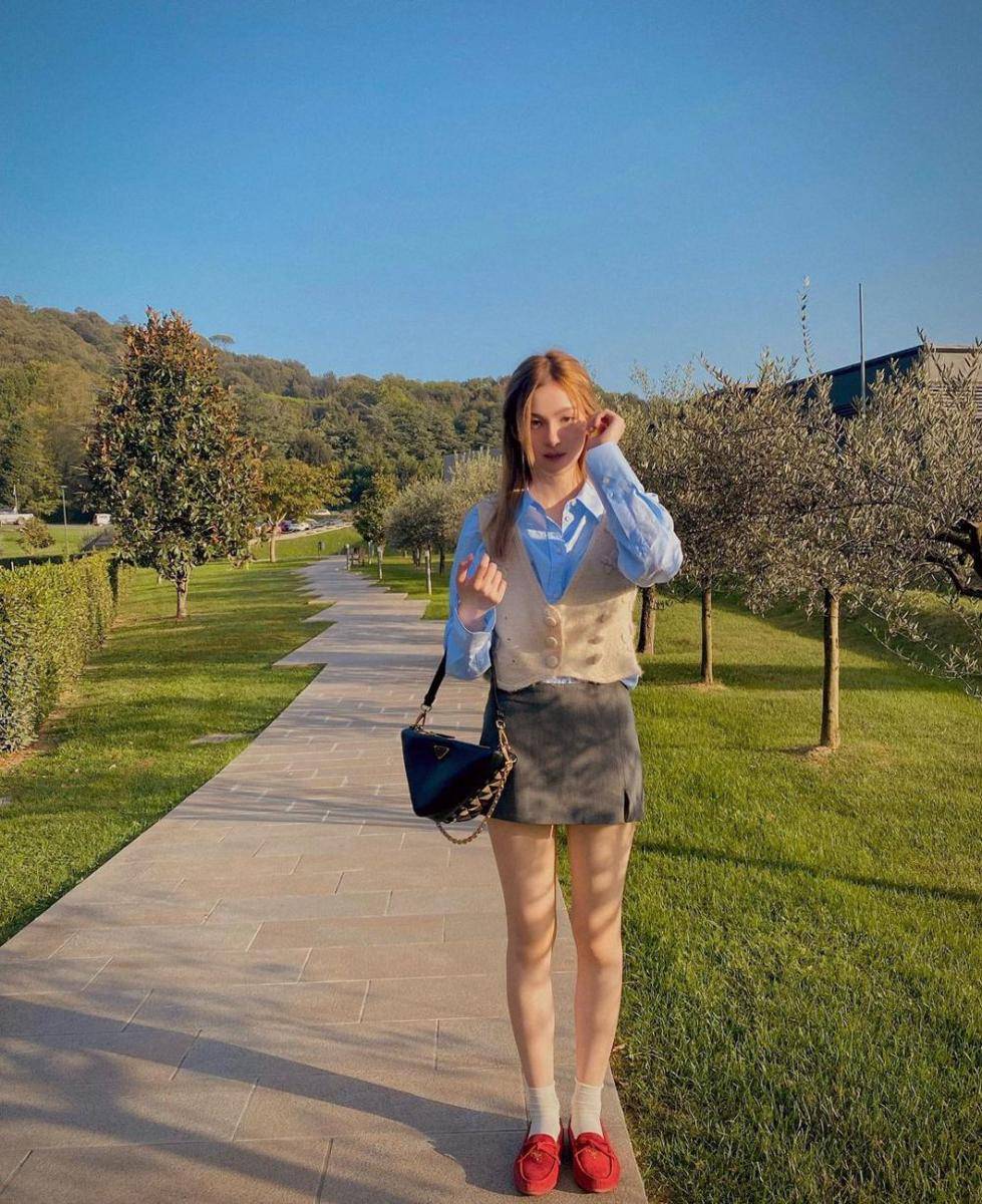Outfit kencan ala Prim Chanikarn (instagram.com/primiily)