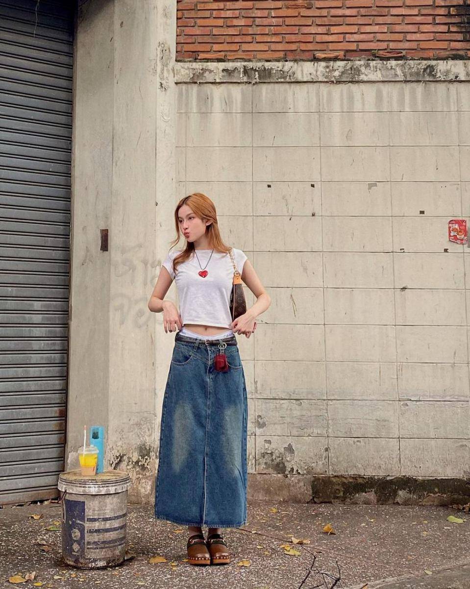 Outfit kencan ala Prim Chanikarn (instagram.com/primiily)