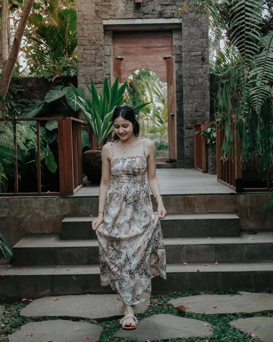 Bulan Sutena (instagram.com/bulansutena)