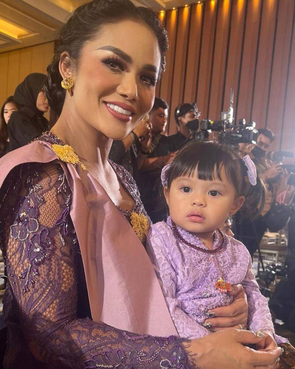 potret Krisdayanti dan Ameena (instagram.com/krisdayantilemos)