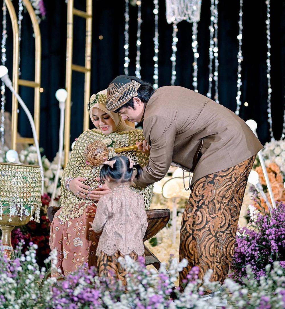 potret keluarga Atta Halilintar (instagram.com/attahalilintar)
