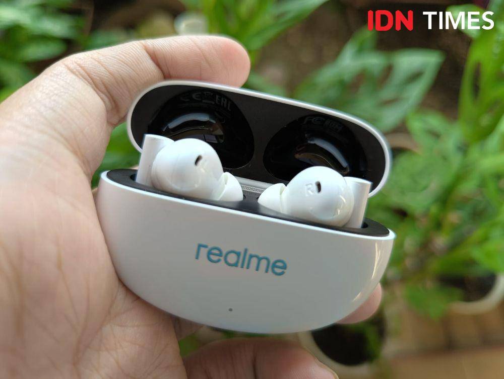 realme Buds Air 5 (IDN Times/Fatkhur Rozi)