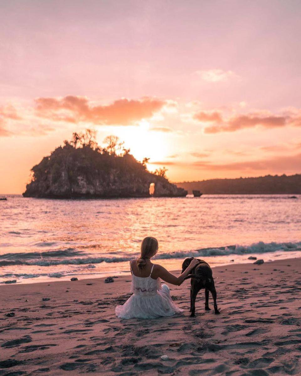 Pemandangan matahari terbenam di Crystal Bay (Instagram.com/@aleksandranajda)