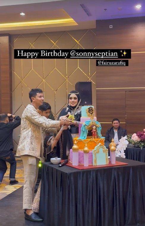 pesta artis tema Bollywood (instagram.com/sonnyseptian)