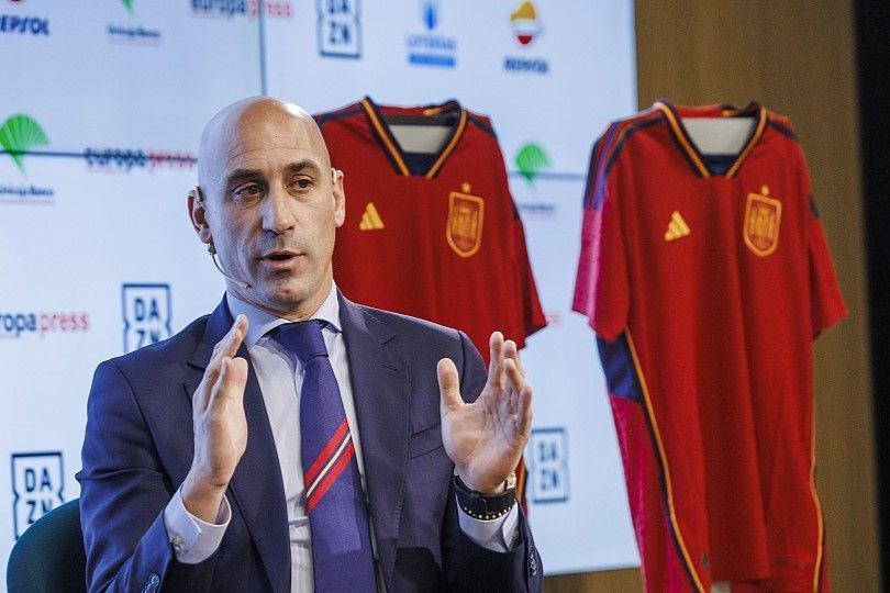 Luis Rubiales Akhirnya Dihukum FIFA Buntut Lecehkan Pemain Spanyol