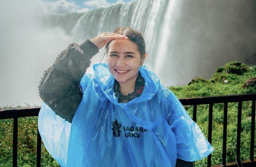 8 Potret Prilly Latuconsina ke Niagara Falls, Lempar Koin Harapan