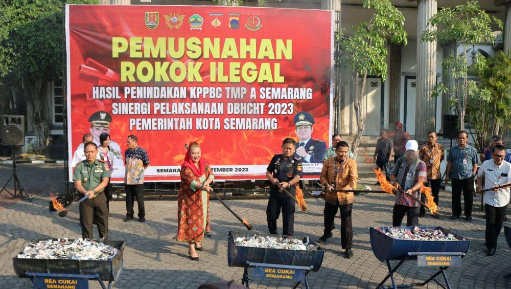 2,2 Juta Rokok Ilegal Senilai Rp2,6 Miliar di Semarang Dimusnahkan