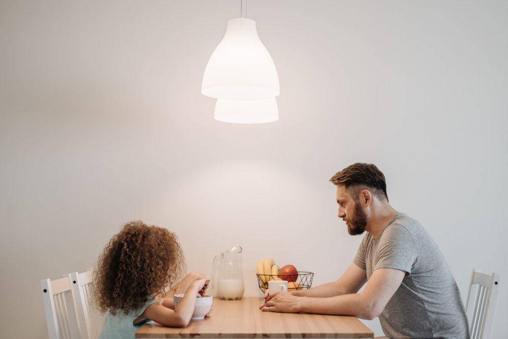 ilustrasi ayah dan anak (pexels.com/Pavel Danilyuk)