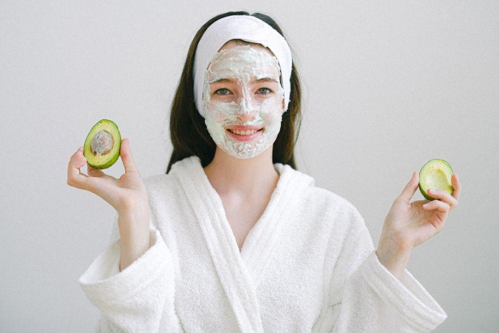 5 Ide Masker Homemade untuk Kulit Glowing, Bahannya Gampang lho!