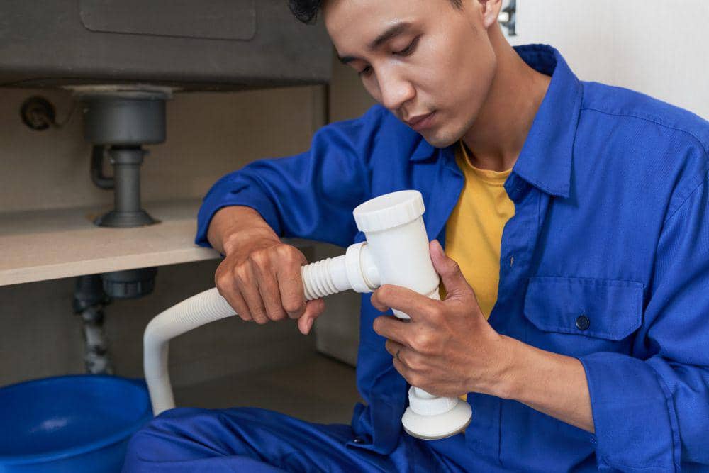 ilustrasi servis pompa air (freepik.com/pressfoto)