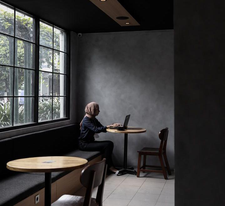 6 Kafe di Jogja buat Nongkrong Sendirian, Introvert Merapat!
