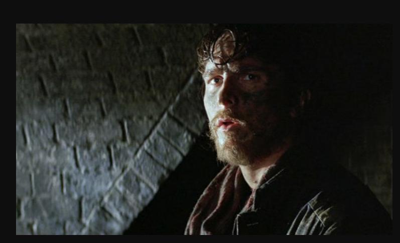 Kenapa Bruce Wayne Dipenjara di Awal Film Batman Begins? Ini Sebabnya