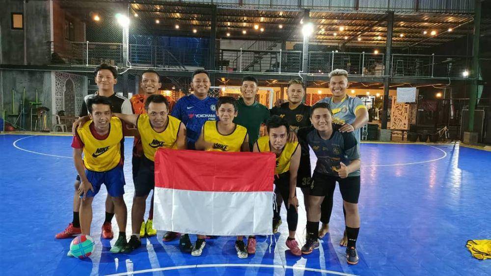 Pemain foto bersama. (Instagram.com/dkingzcafe.futsal.muaythai)