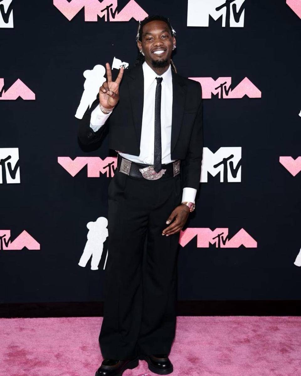 Gaya Seleb Pria di Pink Carpet MTV VMAs 2023 (Instagram.com/batekoo)
