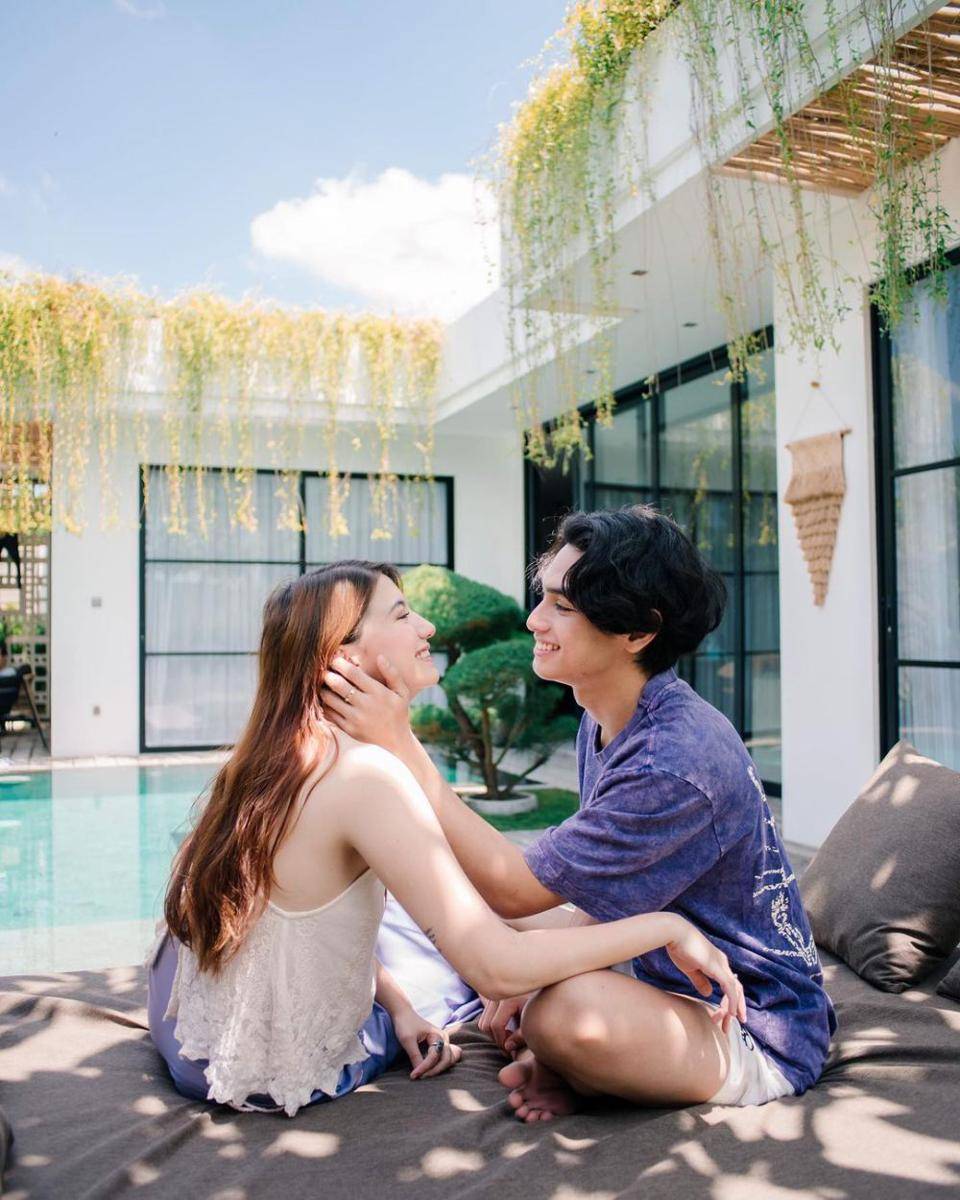 Cassandra dan Ryu liburan di Bali (Instagram.com/cassandraslee)