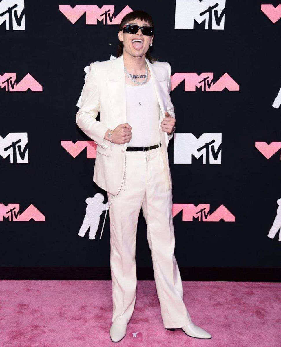 Gaya Seleb Pria di Pink Carpet MTV VMAs 2023 (Instagram.com/pesoplumacharts)