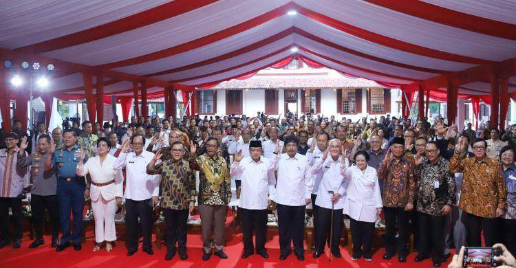Peserta Pembinaan Ideologi Pancasila (PIP) bersama Ketua Dewan Pengarah BPIP, Megawati Soekarnoputi (Dok. BPIP)