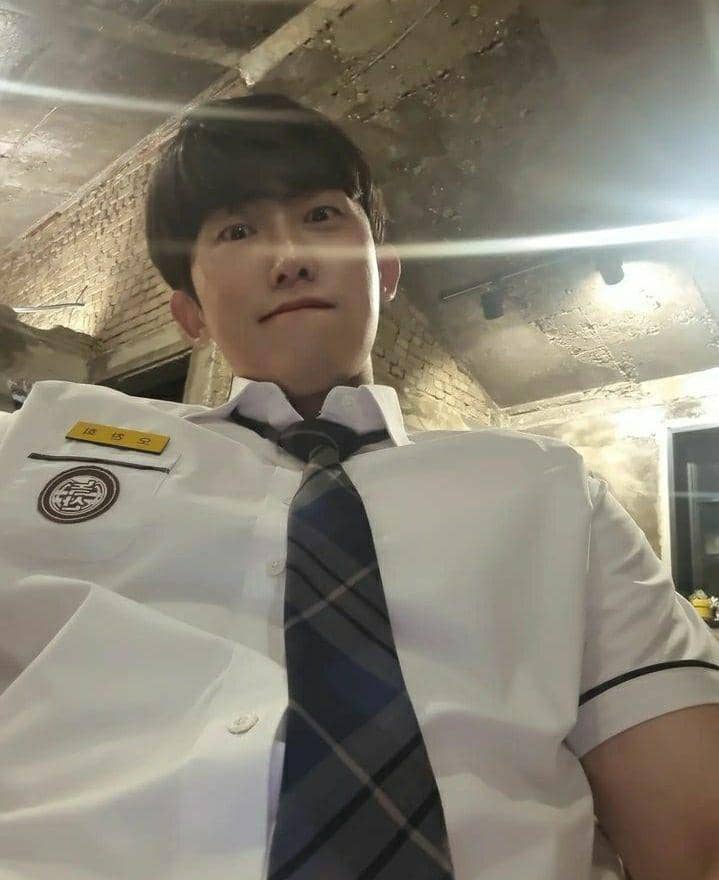 Min Jin Woong di balik layar A Time Called You (instagram.com/menexinohs)
