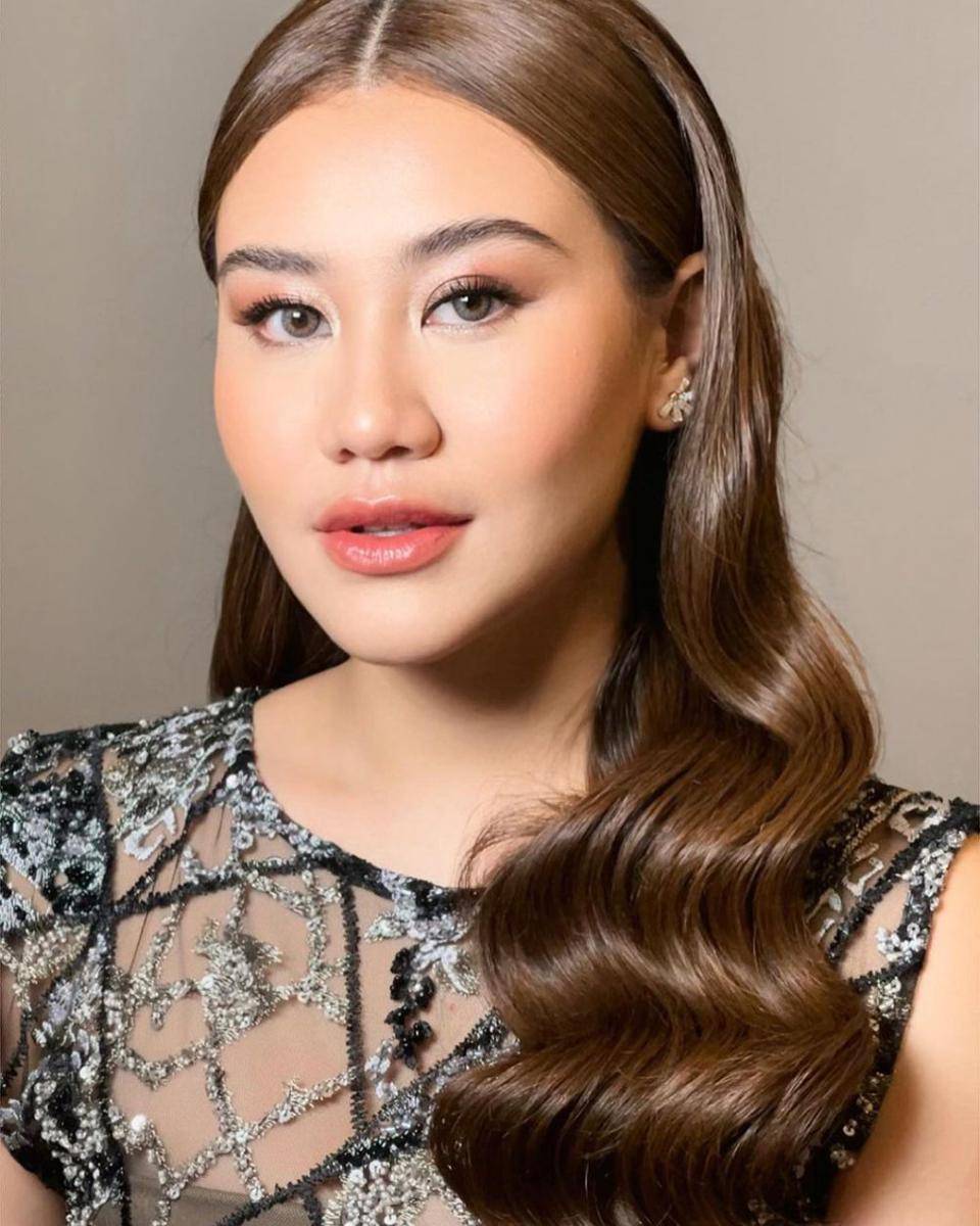 makeup look ala Aaliyah Massaid (instagram.com/aaliyah.massaid)