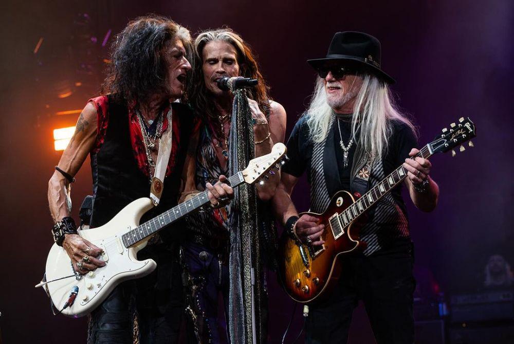 Pita Suara Steven Tyler Rusak, Aerosmith Tunda Tur Perpisahan