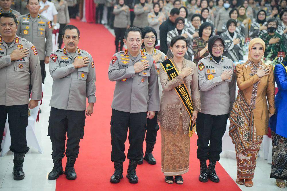 Kapolri Jendral Pol Listyo Sigit menghadiri kegiatan syukuran hari jadi ke-75 Polisi Wanita (Polwan) RI di Gedung Bareskrim Polri, Jakarta Selatan, Rabu (13/9/2023). (dok. Humas Polri)