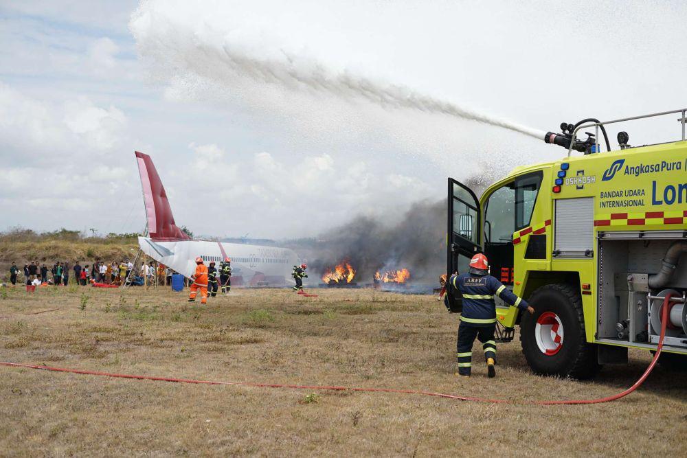 Simulasi di Bandara Lombok, Pesawat Tambora Air Alami Kecelakaan