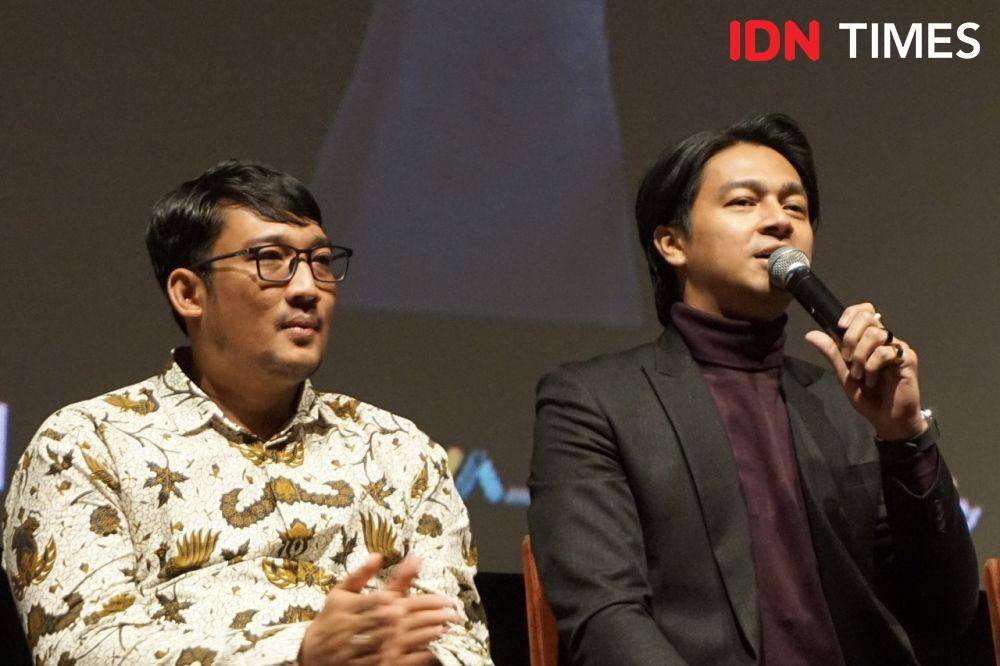 para pemain dan tim produksi film Kisah Tanah Jawa: Pocong Gundul di konferensi pers pada Rabu (13/9/2023) (IDN Times/Elizabeth Chiquita)