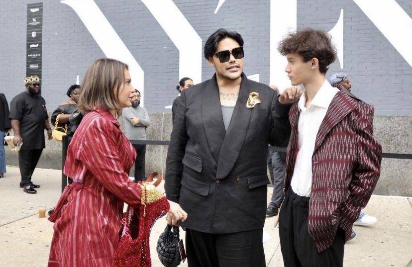 potret Rossa dukung Ivan Gunawan di event NYFW 2023 (Instagram.com/ivan_gunawan)