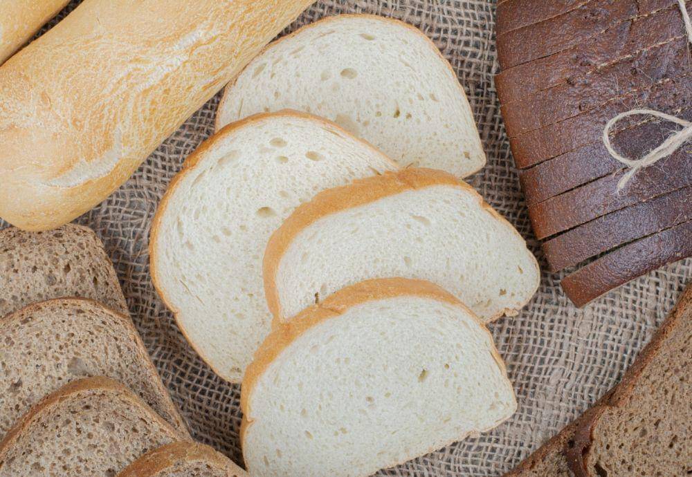 ilustrasi roti tawar (freepik.com/azerbaijan_stockers)