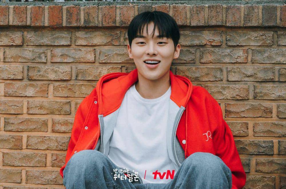 cuplikan Choi Hyun Wook di drakor Twinkling Watermelon (instagram.com/tvn_drama)