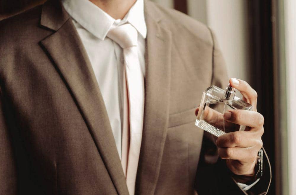 5 Parfum Lokal Cowok Paling Wangi dan Awet Seharian, Wajib Coba!