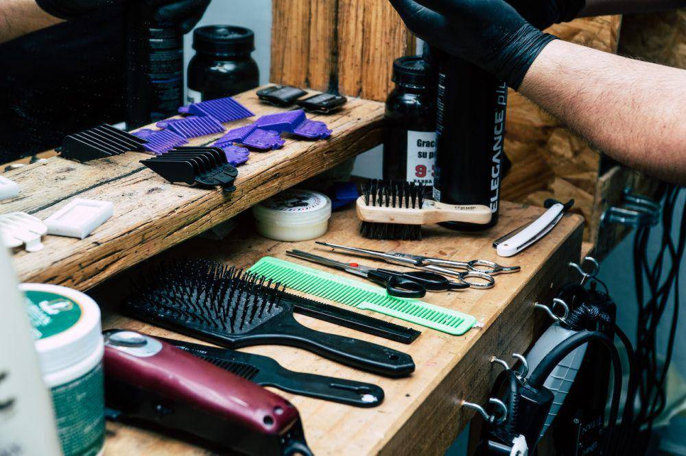 ilustrasi alat cukur rambut (pexels.com/Midia)