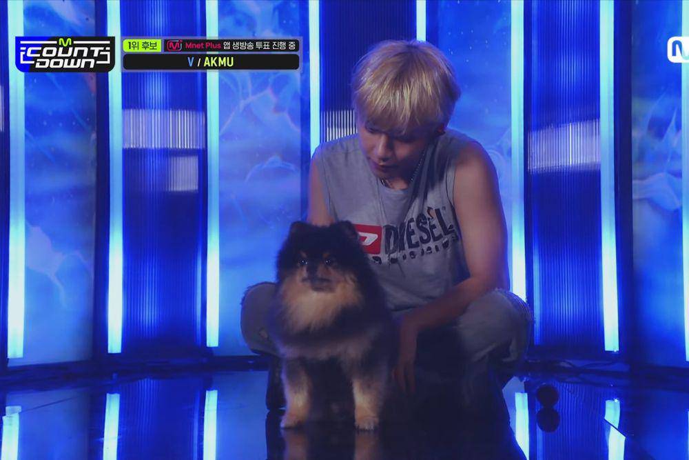 Yeontan debut di M Countdown bersama V BTS (youtube.com/Mnet Kpop)