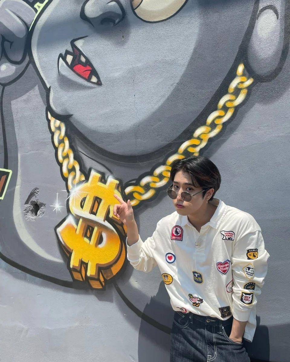 OOTD jalan-jalan ala Han Stray Kids (instagram.com/realstraykids)