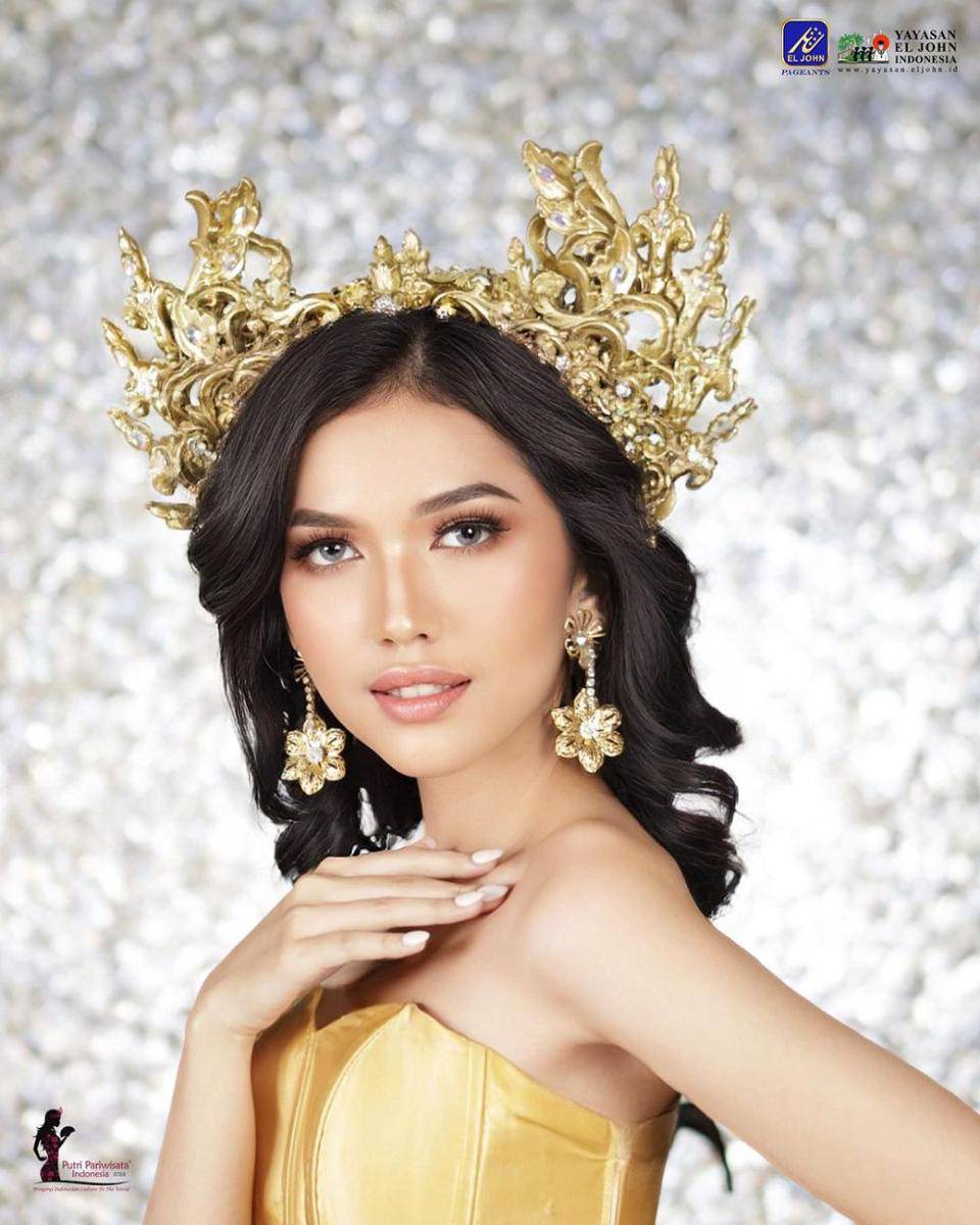 Jawa Tengah - Ully Edriani (instagram.com/putripariwisataindonesia)