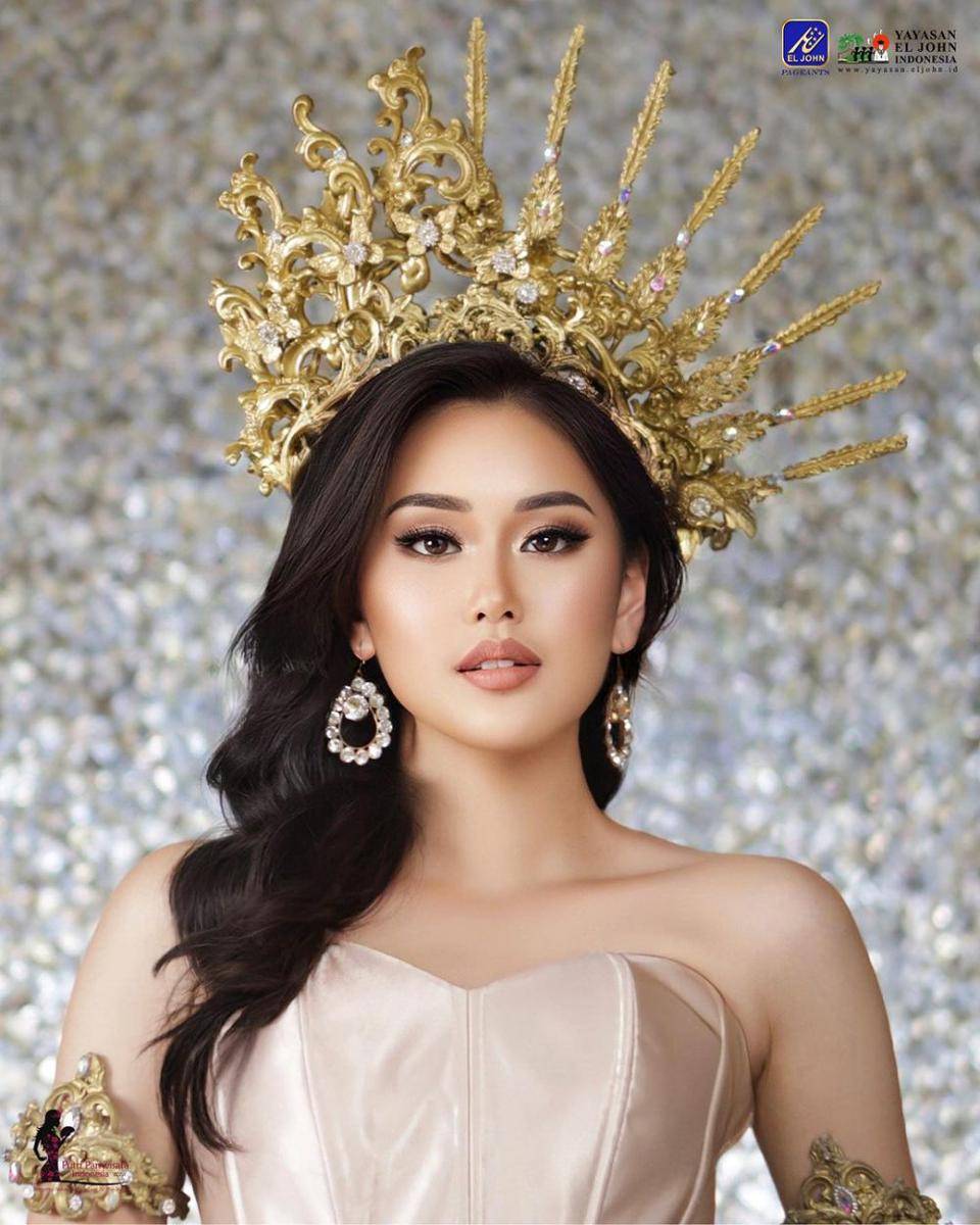 DKI Jakarta 1 - Tracy Titania Yulianto (instagram.com/putripariwisataindonesia)