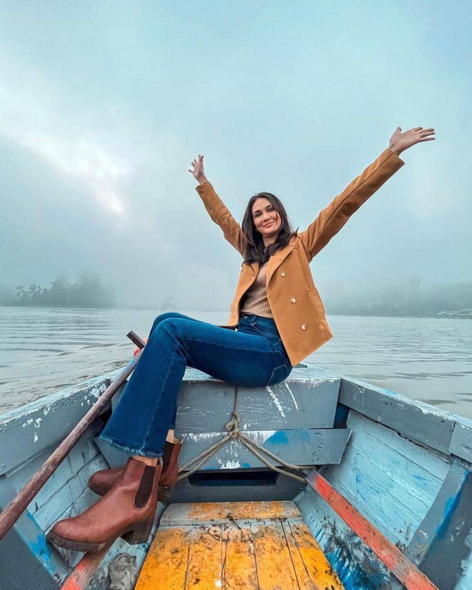 Baju ngantor Luna Maya (instagram.com/lunamaya)