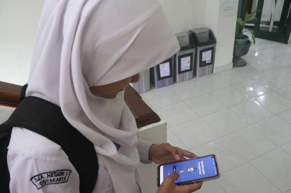 Pelajar melakukan skrining melalui MobScreen Penjarkes. (Dok. Istimewa)
