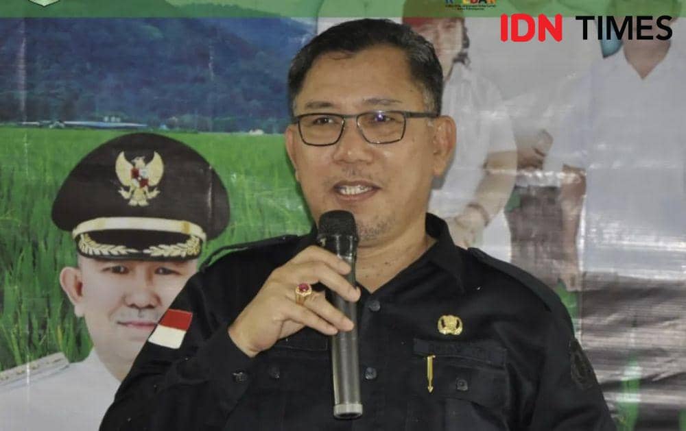 Kepala Dinas Tanaman Pangan dan Hortikultura Provinsi Kalimantan Barat, Florentinus Anum. (IDN Times/Istimewa)