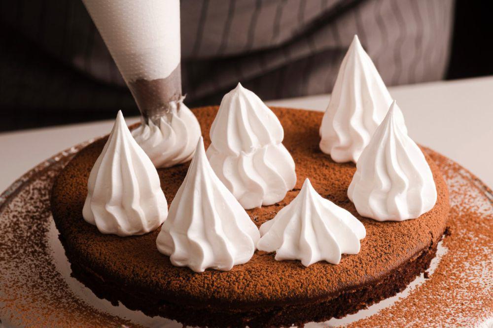 10 Tips Membuat Buttercream yang Fluffy dan Gak Mudah Cair