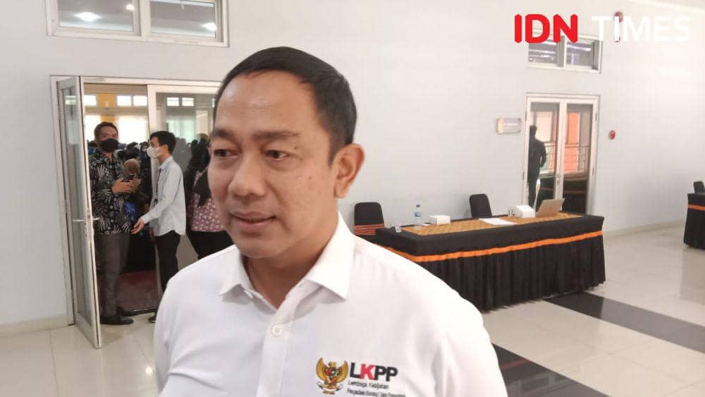 Kepala LKPP Hendrar Prihadi alias Hendi memaparkan perkembangan pengadaan barang dan jasa untuk percepatan proyek IKN. (IDN Times/Fariz Fardianto)